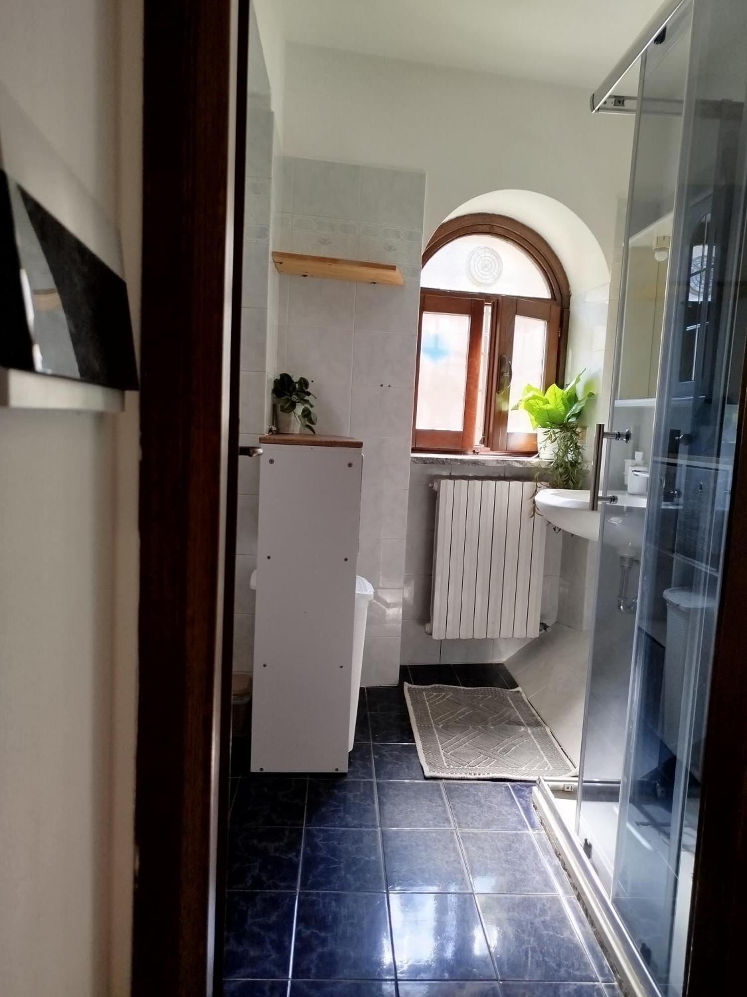 La Rosa Gialla Varallo Bilik gambar